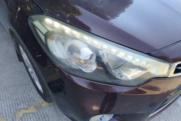 Used Kia K3S 2014 1.6L Automatic GLS Right Front Headlight