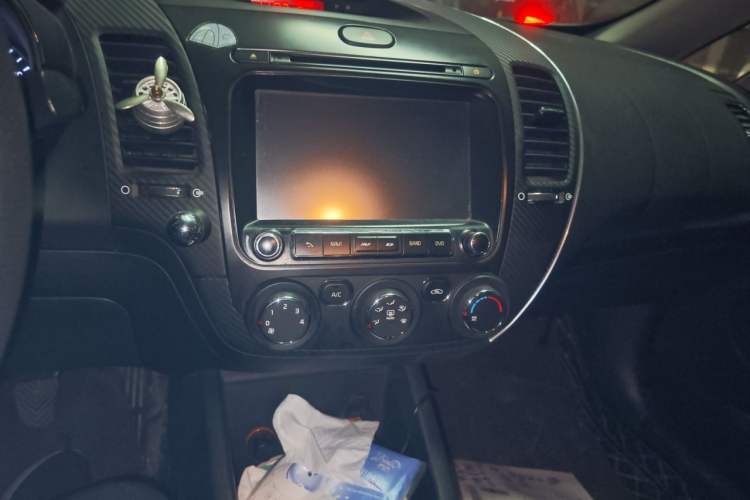Used Kia K3S 2014 1.6L Manual GL Audio And AC Panel