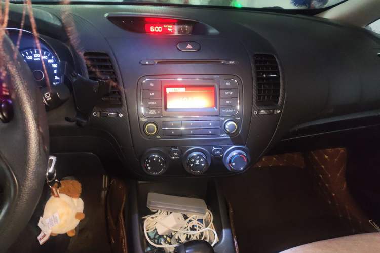Used Kia K3S 2014 1.6L Automatic GL Audio And AC Panel