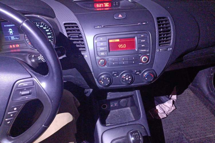 Used Kia K3S 2014 1.6L Manual GLS Audio And AC Panel