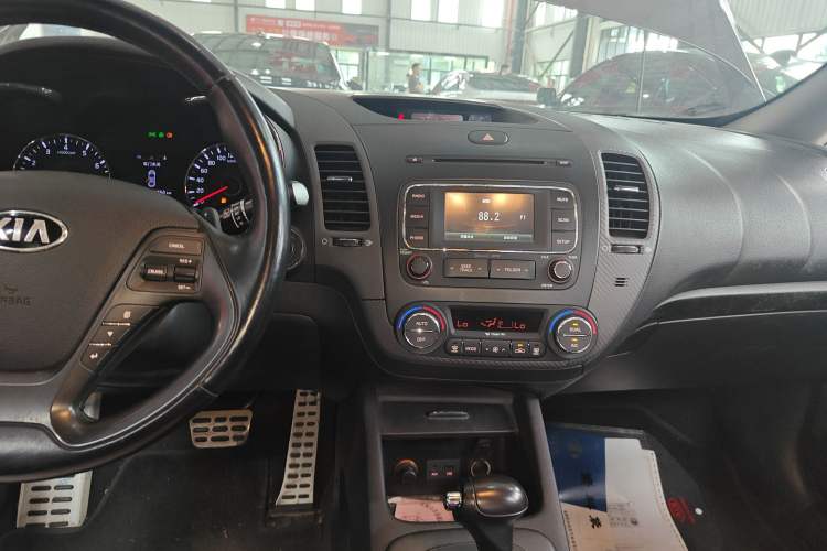 Used Kia K3S 2014 1.6L Automatic Premium Audio And AC Panel