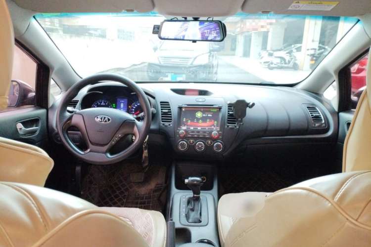Used Kia K3S 2014 1.6L Automatic GL Center Console