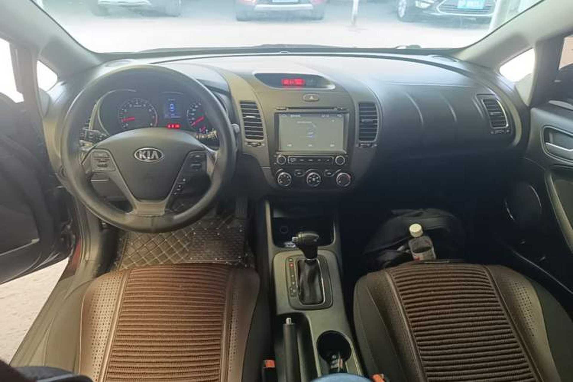 Used Kia K3S 2014 1.6L Automatic GLS Center Console