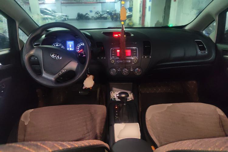 Used Kia K3S 2014 1.6L Automatic GL Center Console