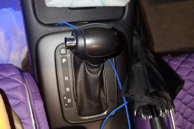 Used Kia K3S 2014 1.6L Automatic GLS Gear Lever