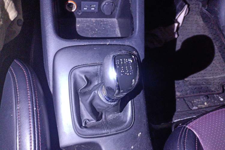 Used Kia K3S 2014 1.6L Manual GLS Gear Lever