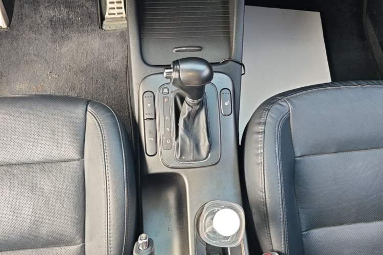Used Kia K3S 2014 1.6L Automatic Premium Gear Lever