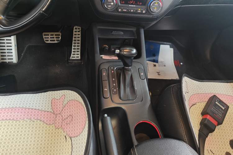 Used Kia K3S 2014 1.6L Automatic Premium Gear Lever