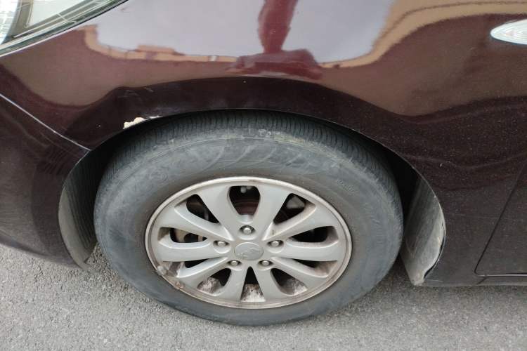 Used Kia K3S 2014 1.6L Automatic GL Left Front Wheel Hub