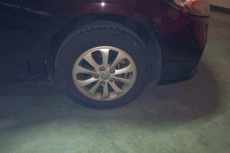 Used Kia K3S 2014 1.6L Manual GL Right Front Wheel Hub