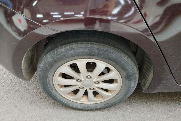 Used Kia K3S 2014 1.6L Automatic GL Right Rear Wheel Hub