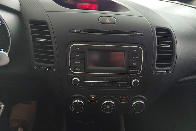 Used Kia K3S 2014 1.6L Automatic GL Audio And AC Panel