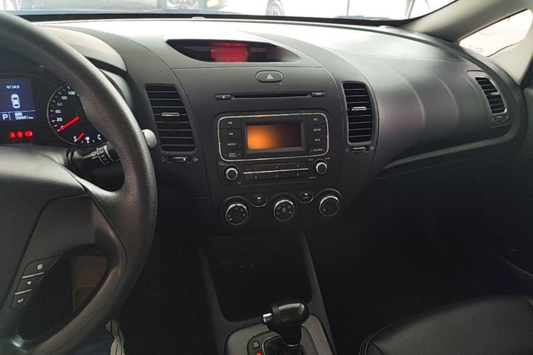 Used Kia K3S 2014 1.6L Automatic GL Center Console