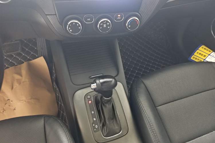 Used Kia K3S 2014 1.6L Automatic GLS Gear Lever
