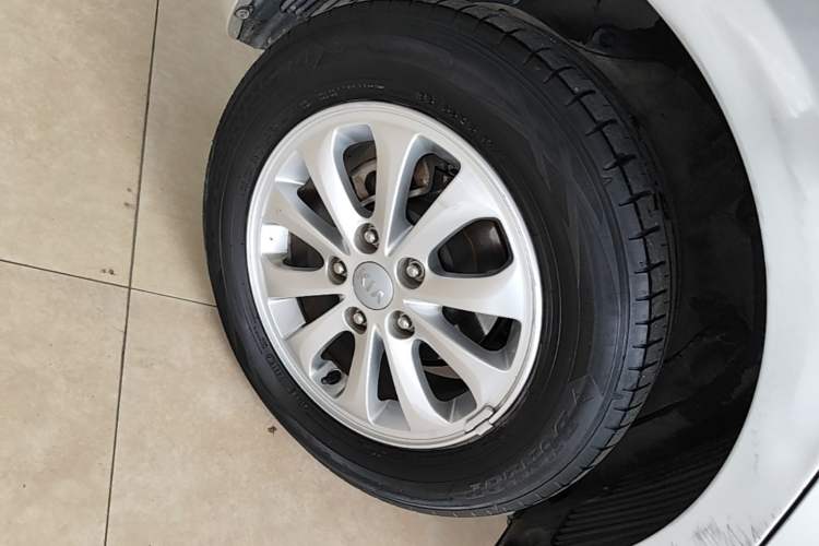 Used Kia K3S 2014 1.6L Automatic GL Right Rear Wheel Hub