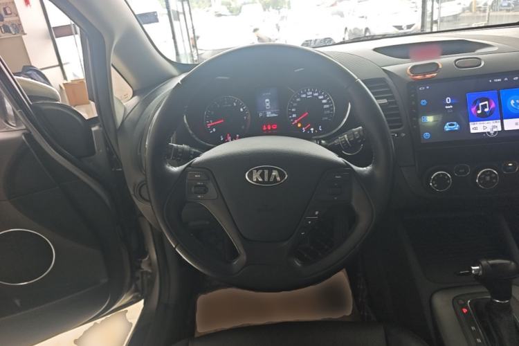 Used Kia K3S 2014 1.6L Automatic GLS Steering Wheel