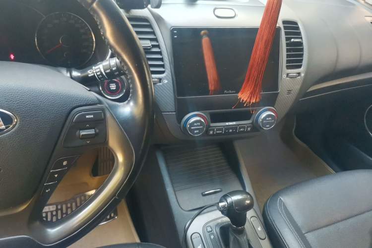 Used Kia K3S 2014 1.6L Automatic DLX Audio And AC Panel