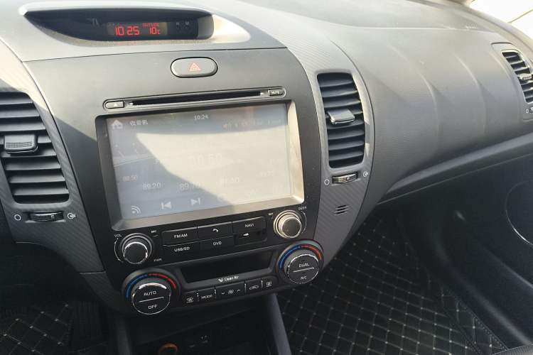 Used Kia K3S 2014 1.6L Automatic DLX Audio And AC Panel