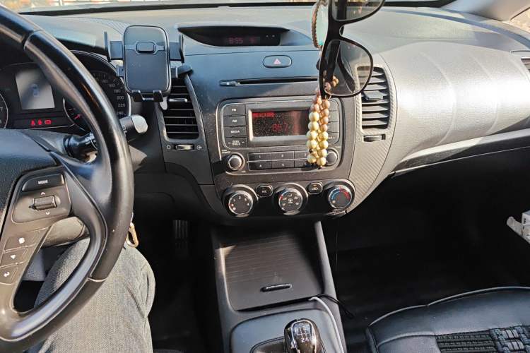 Used Kia K3S 2014 1.6L Manual GLS Audio And AC Panel