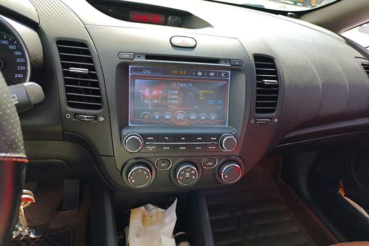 Used Kia K3S 2014 1.6L Automatic GL Audio And AC Panel