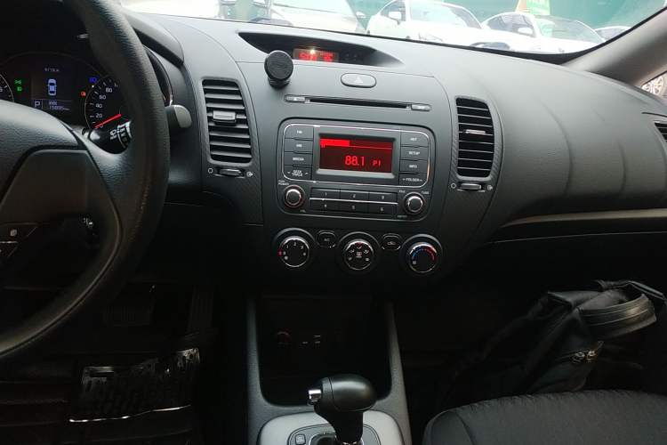 Used Kia K3S 2014 1.6L Automatic GL Audio And AC Panel