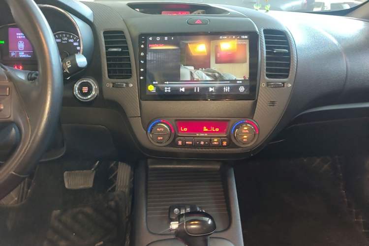 Used Kia K3S 2014 1.6L Automatic DLX Audio And AC Panel
