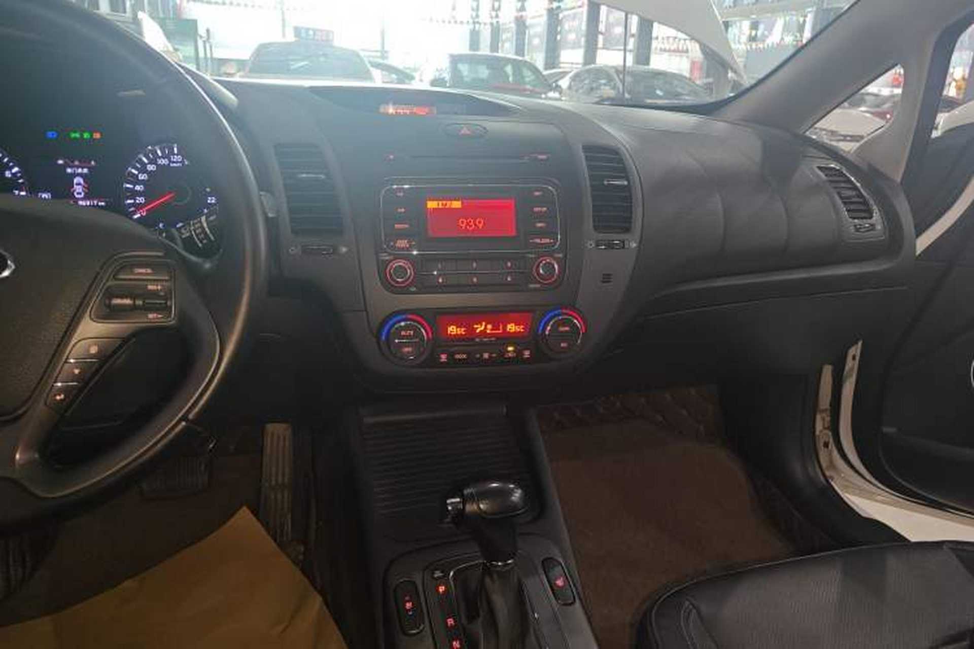 Used Kia K3S 2014 1.6L Automatic Premium Audio And AC Panel