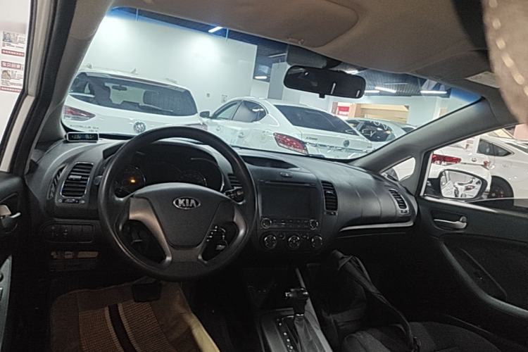 Used Kia K3S 2014 1.6L Automatic GL Center Console