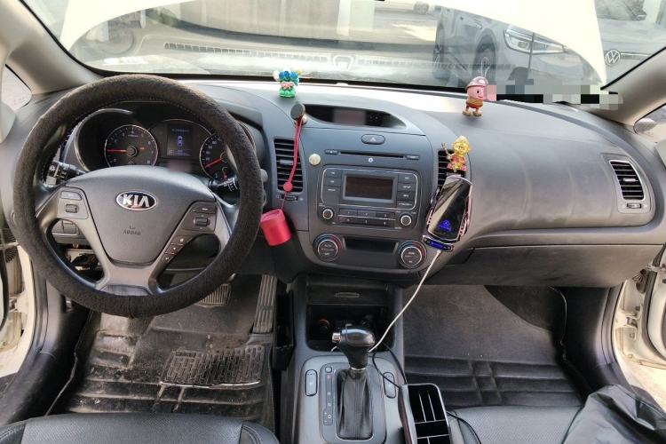 Used Kia K3S 2014 1.6L Automatic DLX Center Console