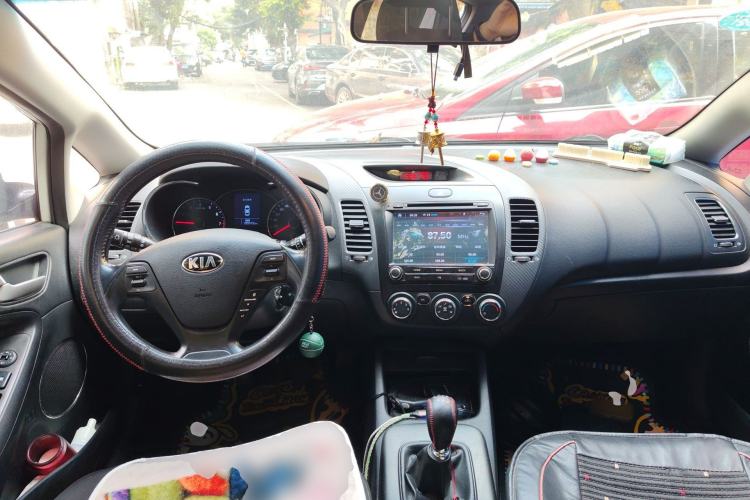 Used Kia K3S 2014 1.6L Manual GLS Center Console