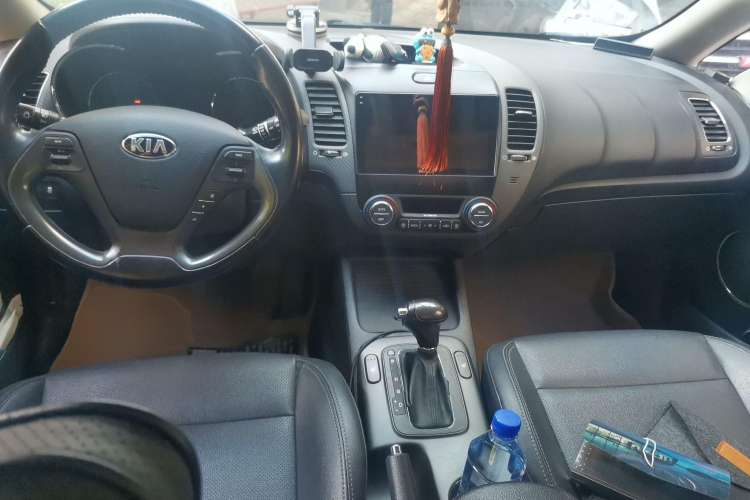 Used Kia K3S 2014 1.6L Automatic DLX Center Console