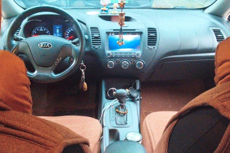 Used Kia K3S 2014 1.6L Automatic GL Center Console