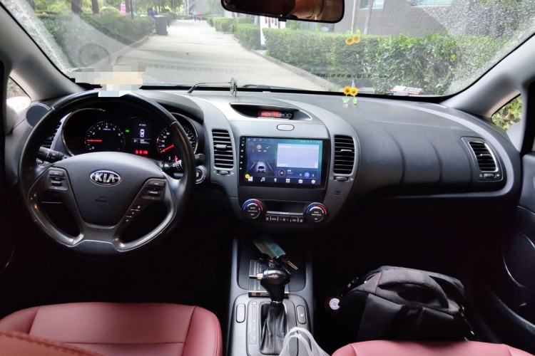 Used Kia K3S 2014 1.6L Automatic DLX Center Console