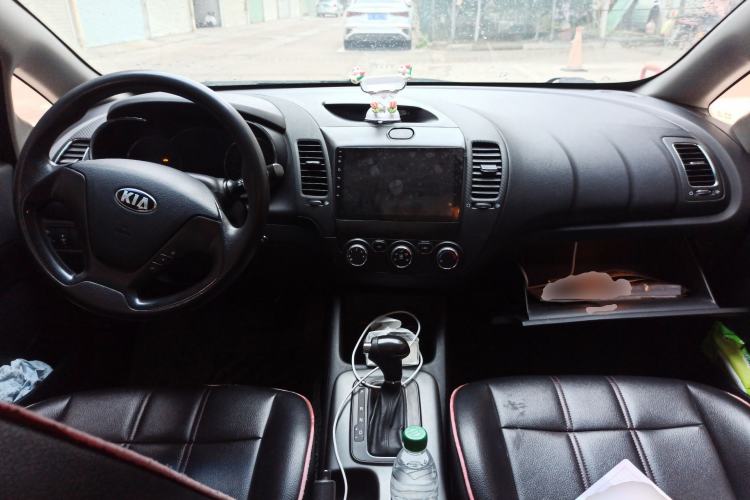 Used Kia K3S 2014 1.6L Automatic GL Center Console