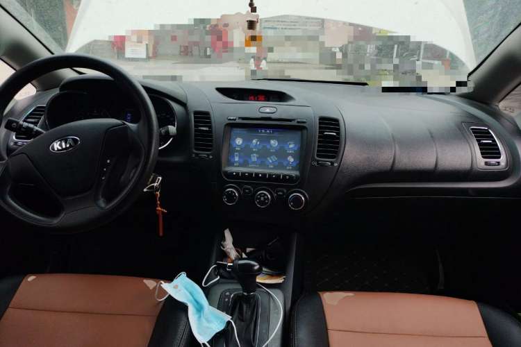 Used Kia K3S 2014 1.6L Automatic GL Center Console