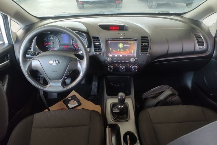 Used Kia K3S 2014 1.6L Manual GL Center Console