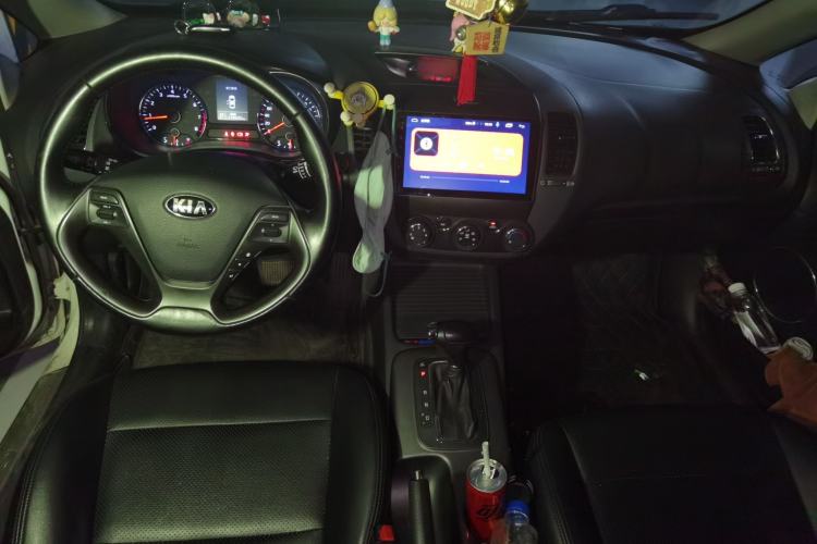 Used Kia K3S 2014 1.6L Automatic GLS Center Console