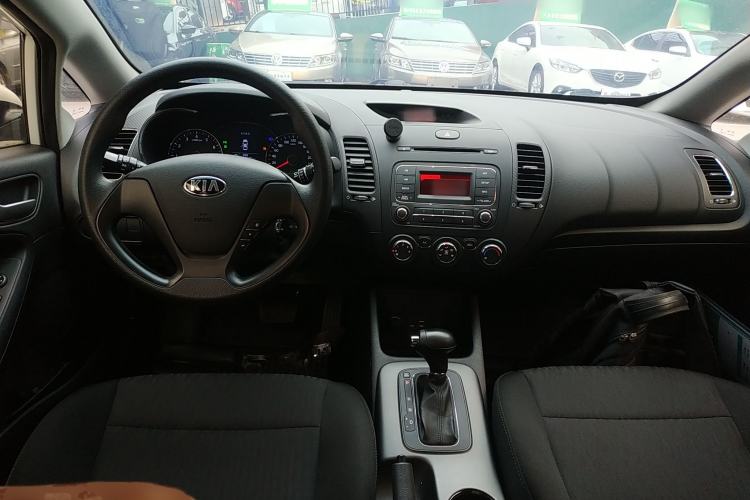 Used Kia K3S 2014 1.6L Automatic GL Center Console