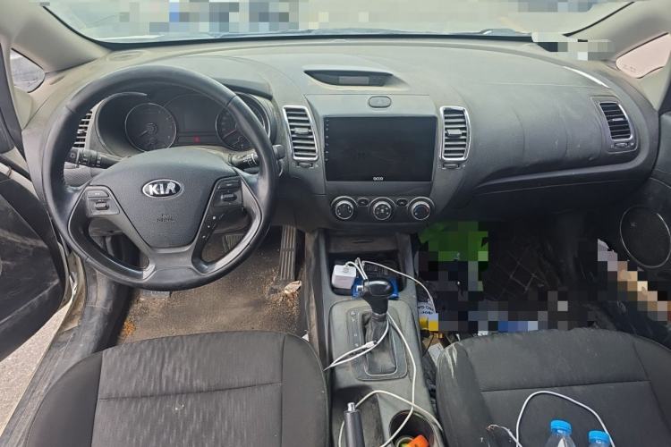 Used Kia K3S 2014 1.6L Automatic GLS Center Console
