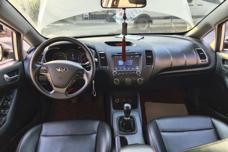 Used Kia K3S 2014 1.6L Manual GL Center Console