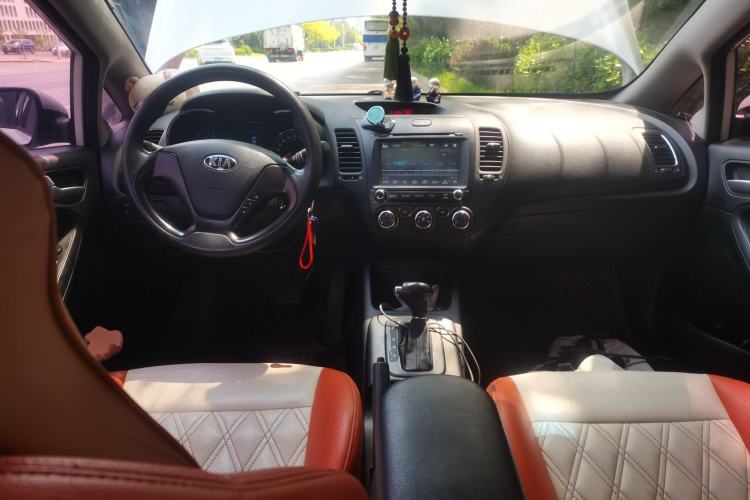 Used Kia K3S 2014 1.6L Automatic GL Center Console