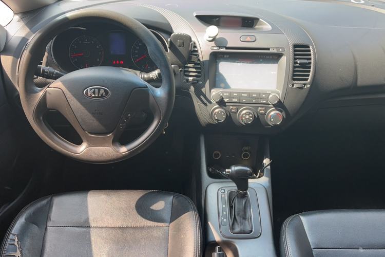 Used Kia K3S 2014 1.6L Automatic GL Center Console