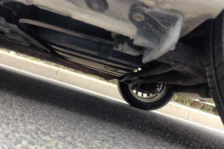Used Kia K3S 2014 1.6L Automatic GLS Chassis Front Left