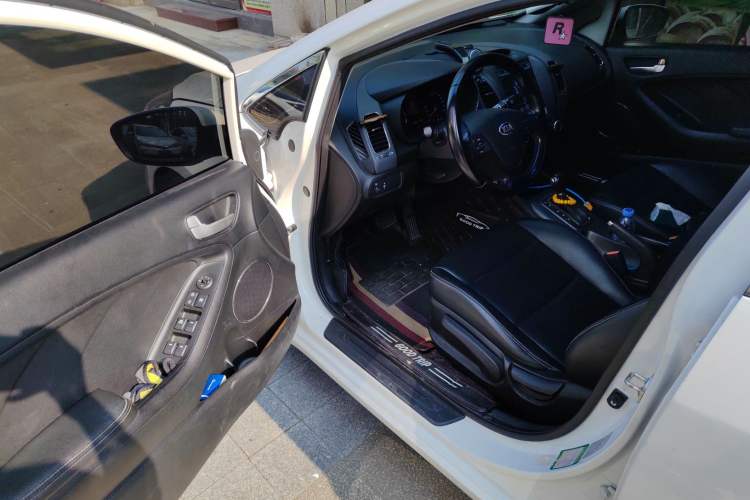 Used Kia K3S 2014 1.6L Automatic GLS Driver Seat
