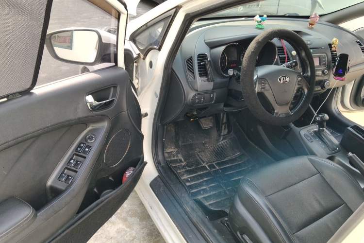 Used Kia K3S 2014 1.6L Automatic DLX Driver Seat