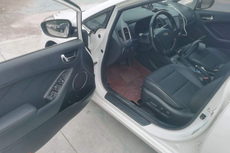 Used Kia K3S 2014 1.6L Automatic DLX Driver Seat