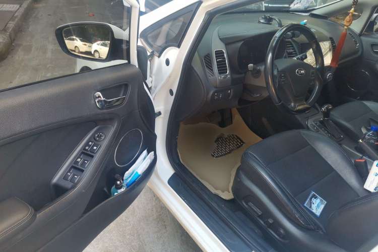 Used Kia K3S 2014 1.6L Automatic DLX Driver Seat