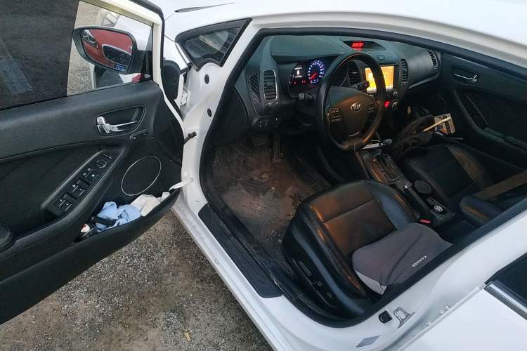 Used Kia K3S 2014 1.6L Automatic DLX Driver Seat