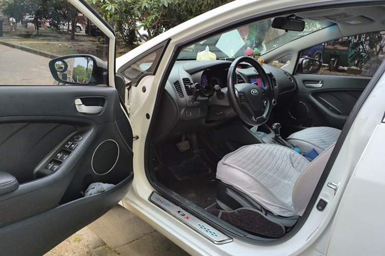 Used Kia K3S 2014 1.6L Automatic GLS Driver Seat