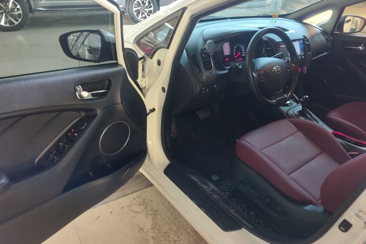 Used Kia K3S 2014 1.6L Automatic DLX Driver Seat